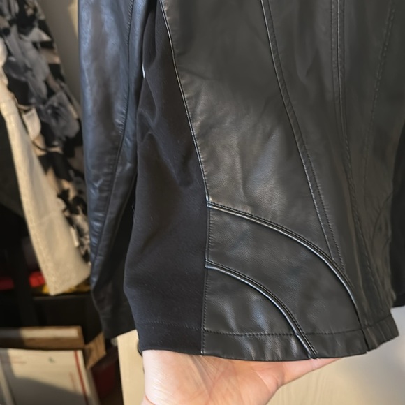 Guess PU moto jacket size Med. EUC - Picture 7 of 8
